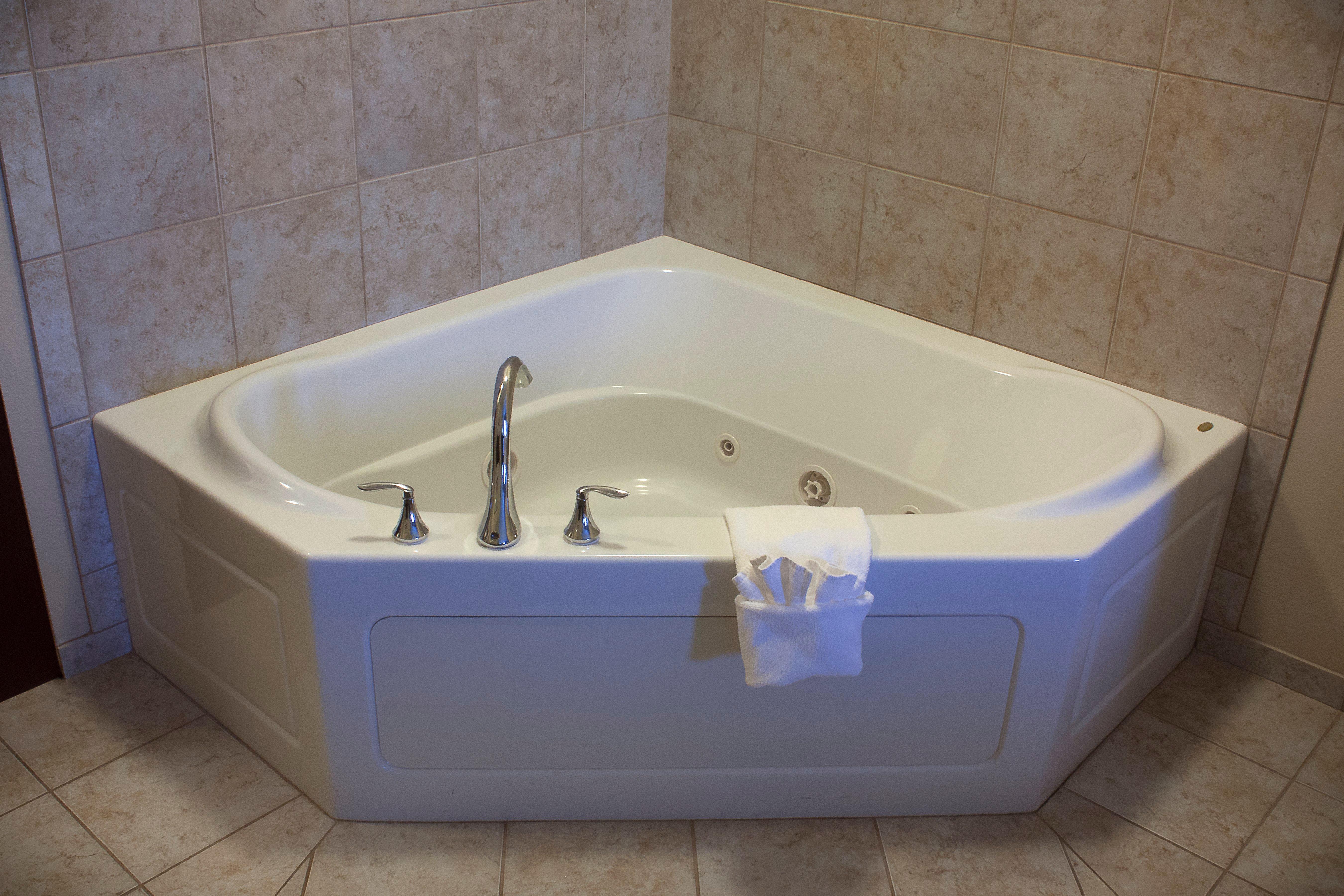Holiday Inn Express & Suites Youngstown West I 80, An Ihg Hotel Екстер'єр фото