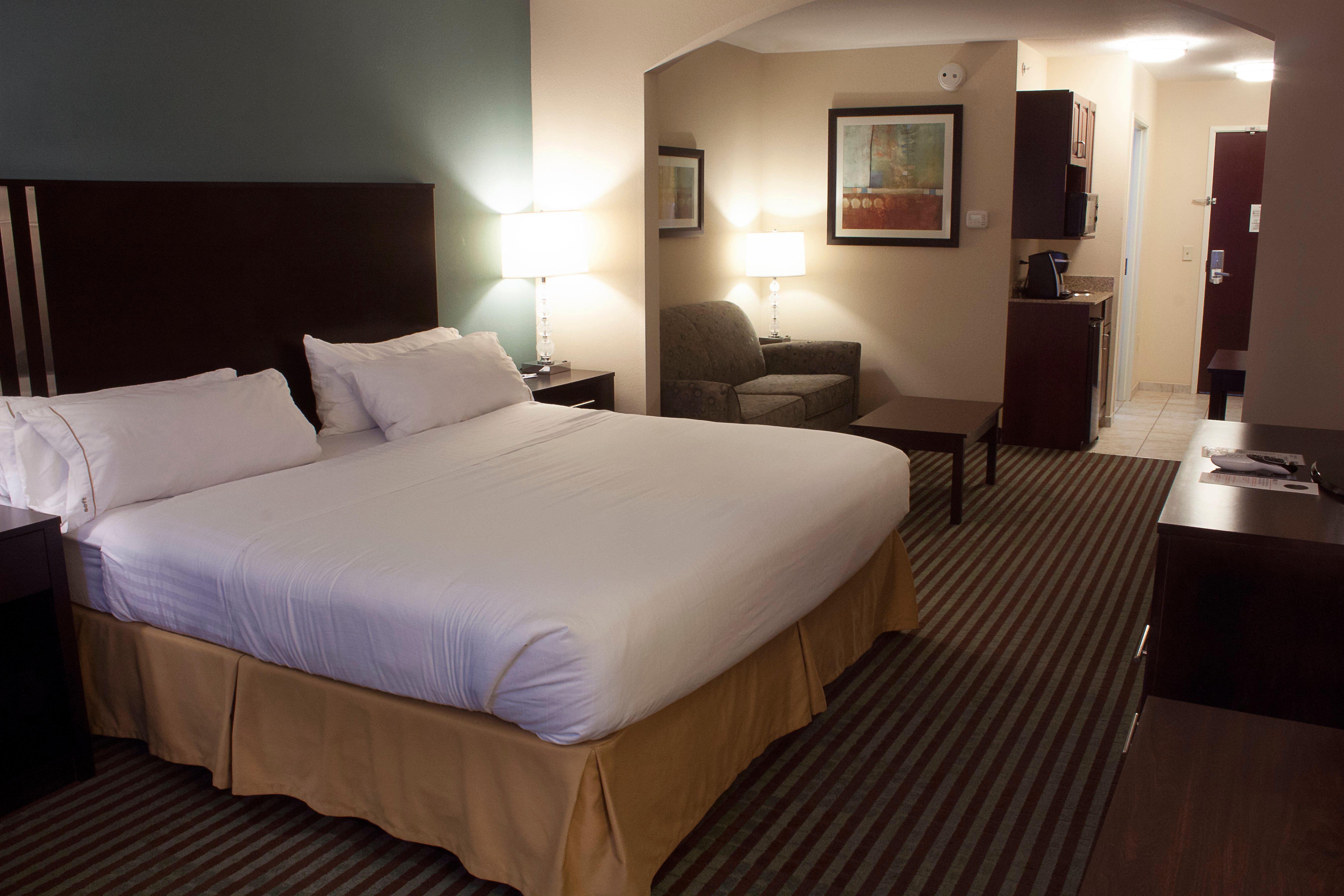 Holiday Inn Express & Suites Youngstown West I 80, An Ihg Hotel Екстер'єр фото