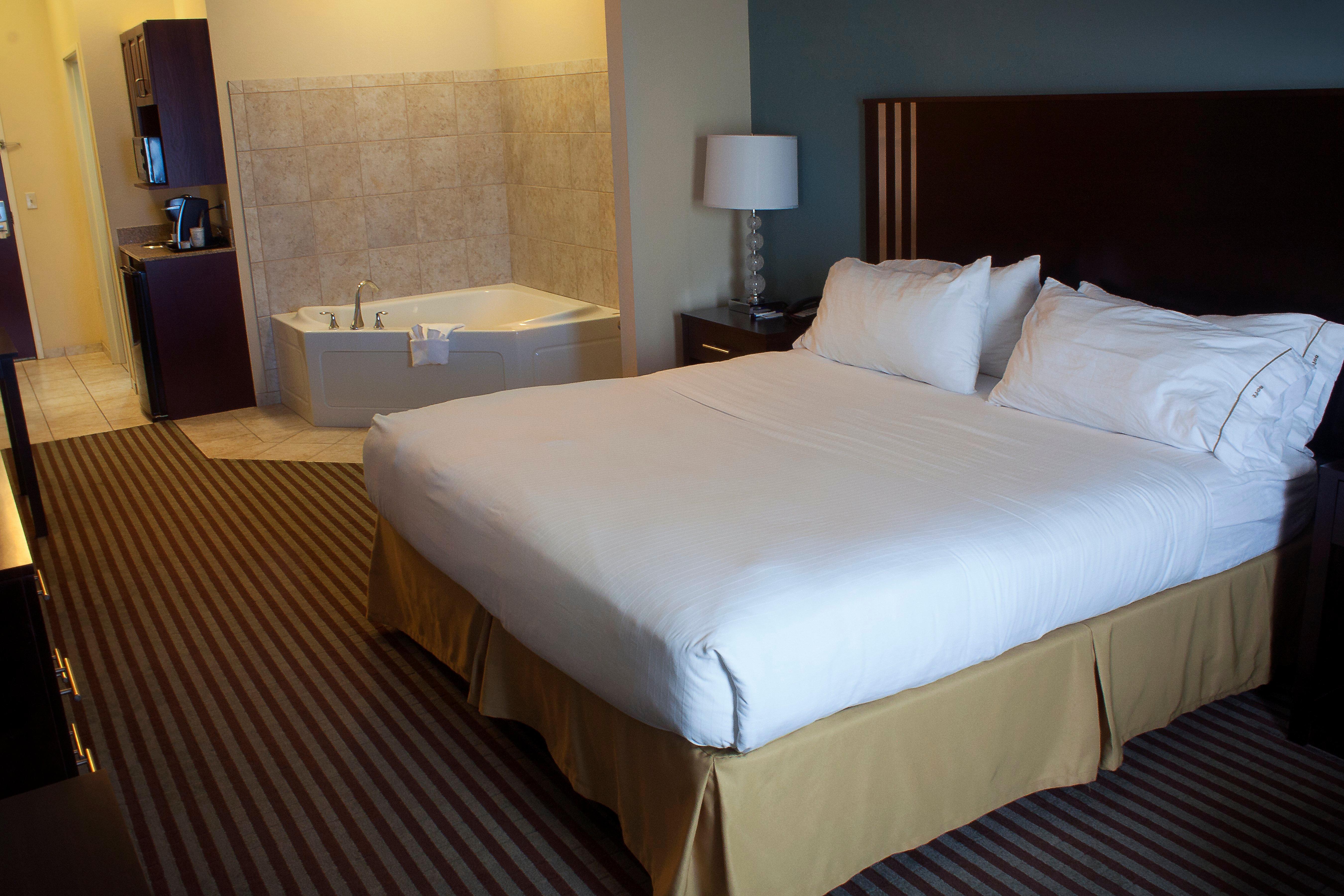 Holiday Inn Express & Suites Youngstown West I 80, An Ihg Hotel Екстер'єр фото