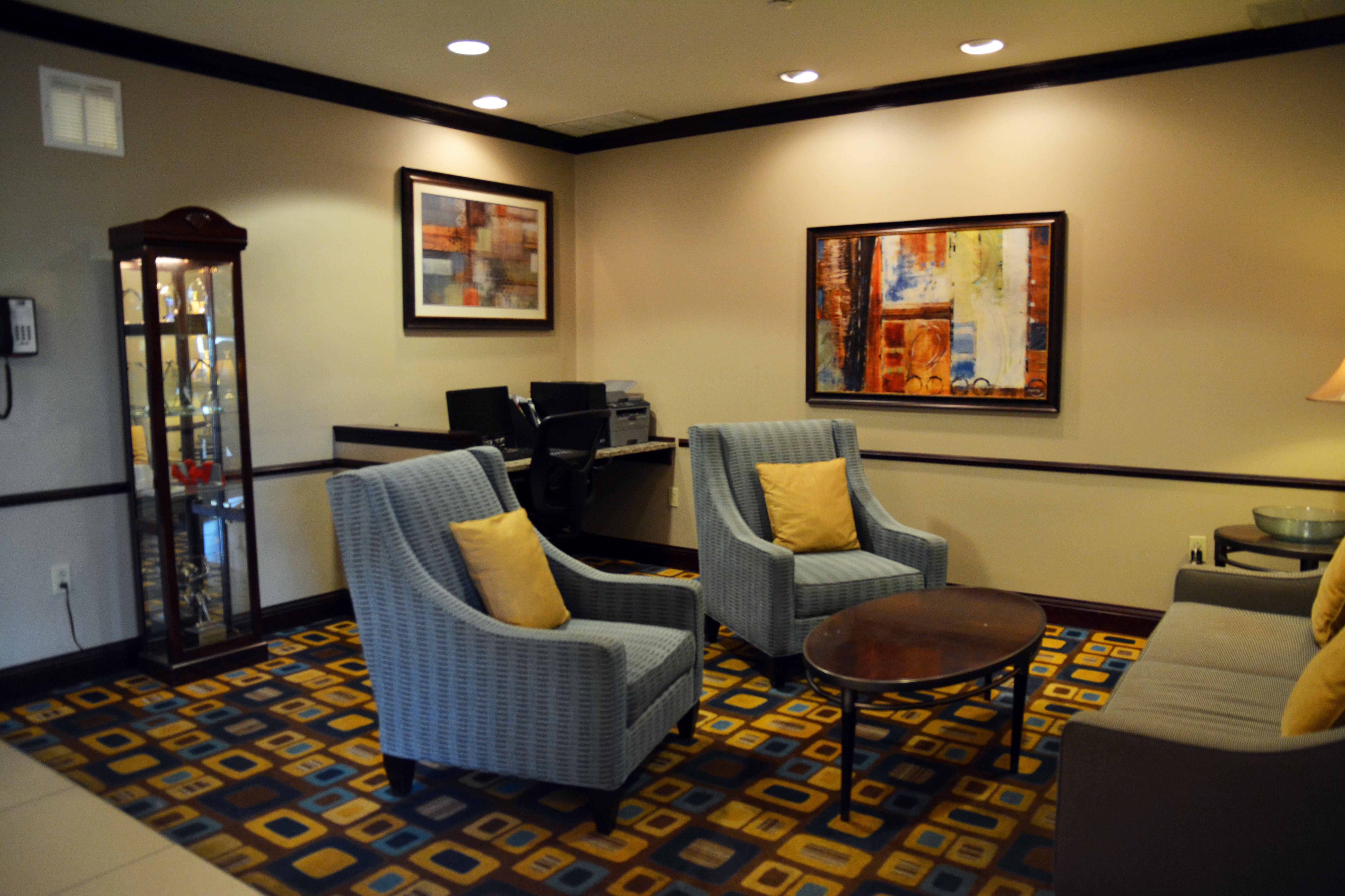Holiday Inn Express & Suites Youngstown West I 80, An Ihg Hotel Екстер'єр фото