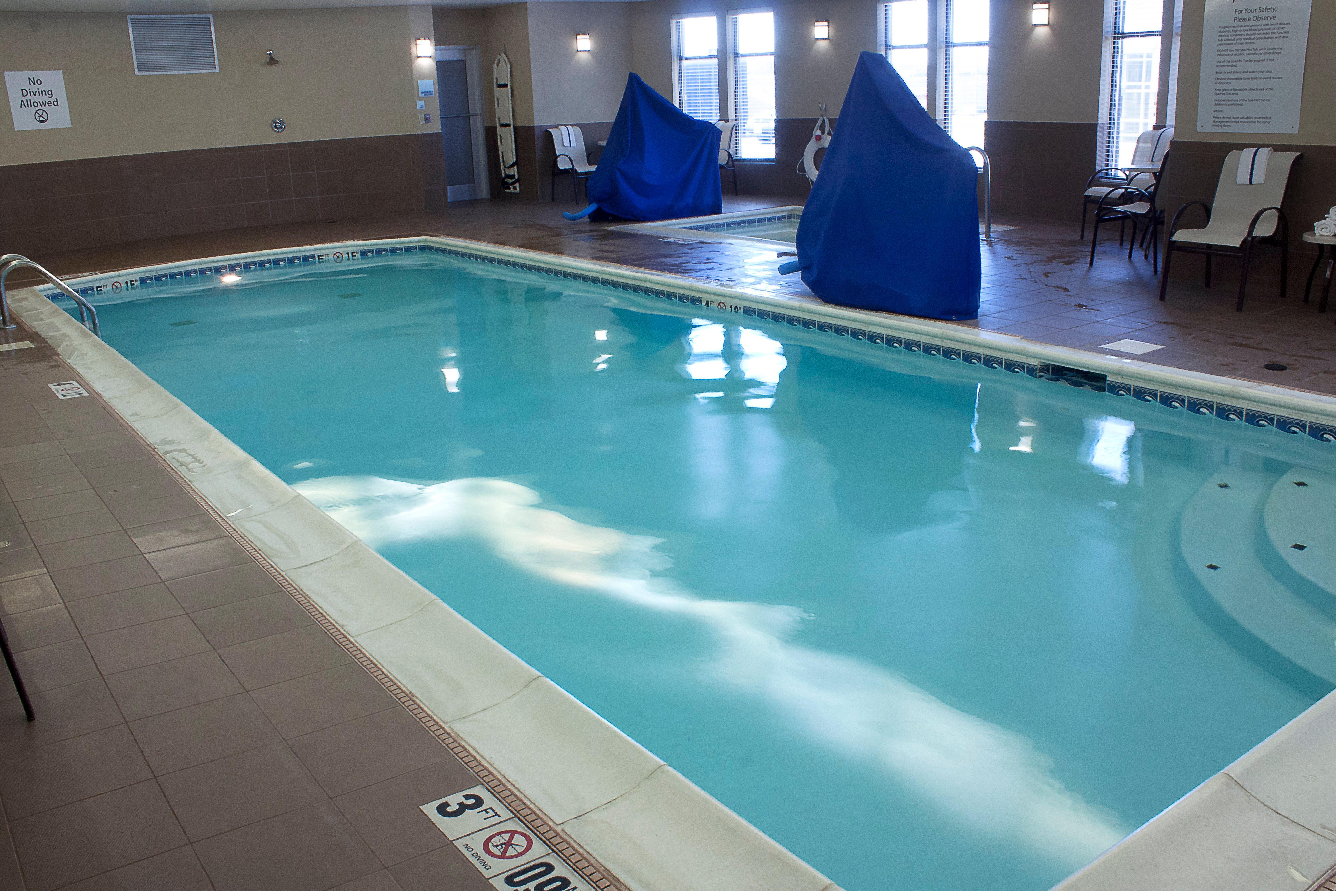 Holiday Inn Express & Suites Youngstown West I 80, An Ihg Hotel Екстер'єр фото