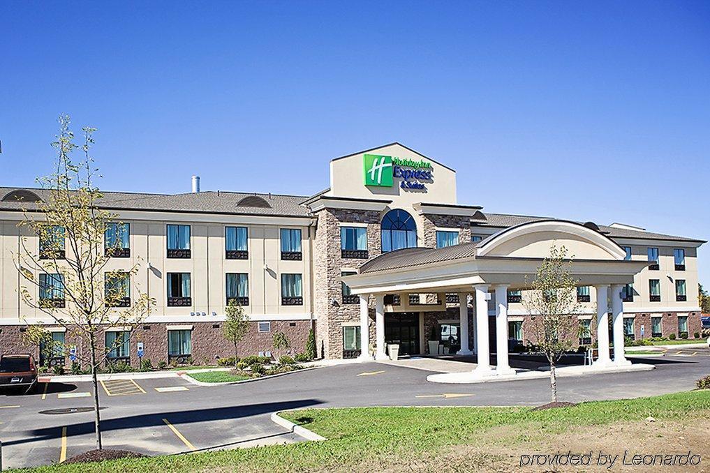 Holiday Inn Express & Suites Youngstown West I 80, An Ihg Hotel Екстер'єр фото