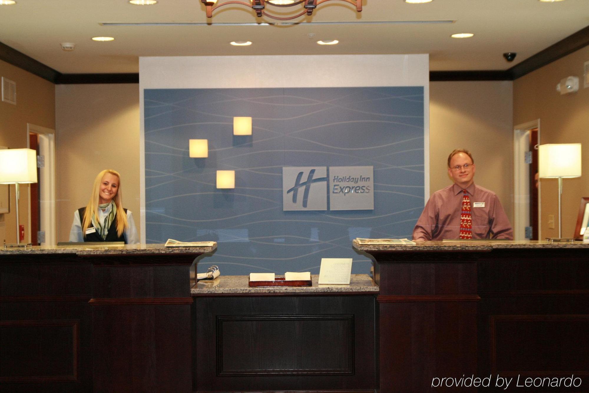Holiday Inn Express & Suites Youngstown West I 80, An Ihg Hotel Екстер'єр фото
