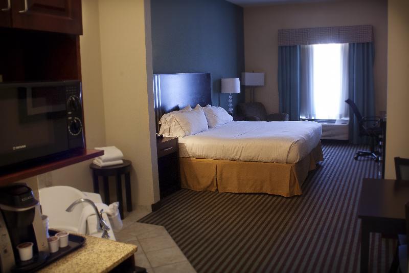 Holiday Inn Express & Suites Youngstown West I 80, An Ihg Hotel Екстер'єр фото