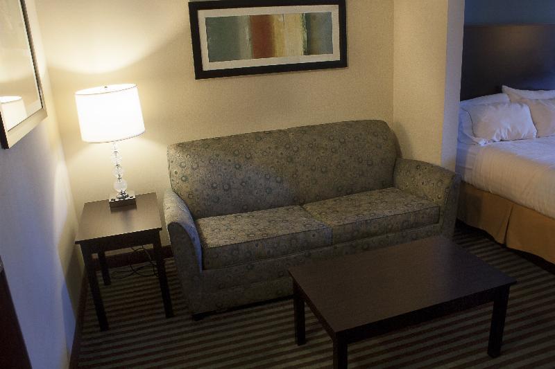 Holiday Inn Express & Suites Youngstown West I 80, An Ihg Hotel Екстер'єр фото